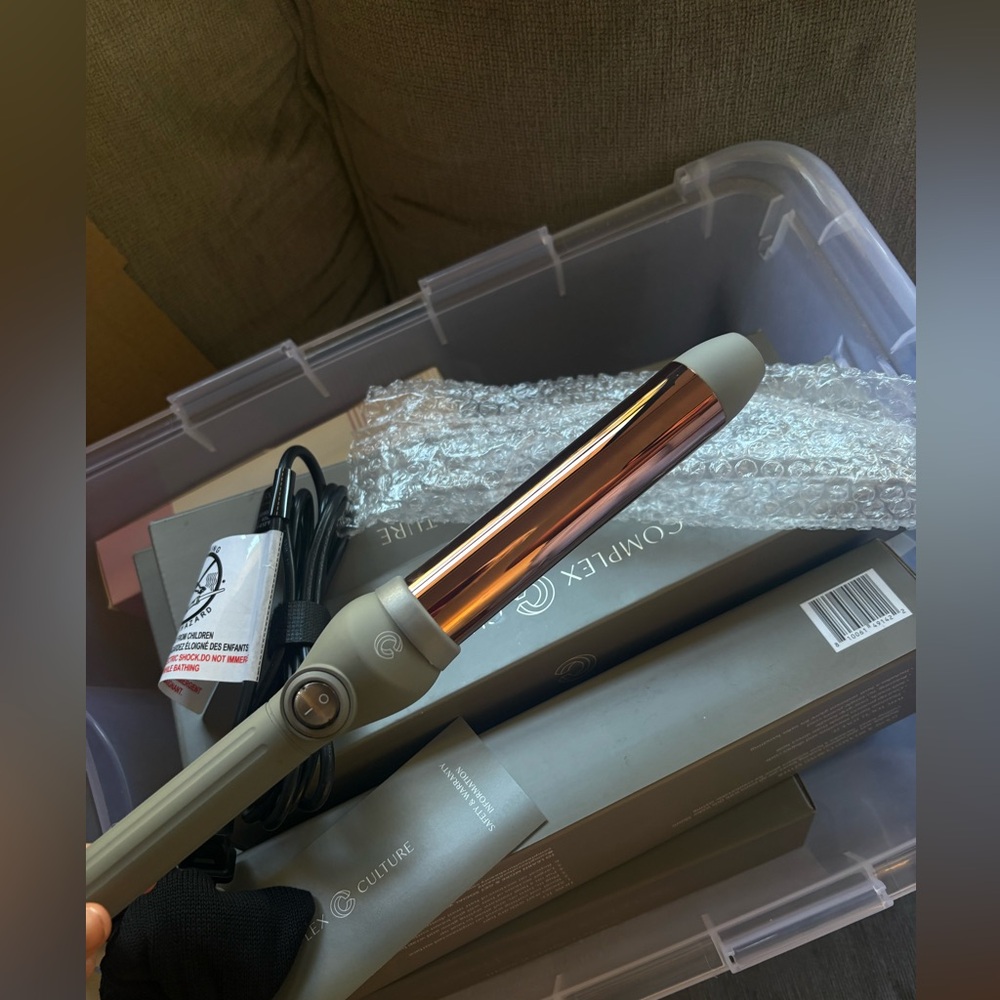 Complex Culture Titanium Curling Wand with Rose Gold Barrel